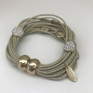 Saachi magnetic closure bracelet
